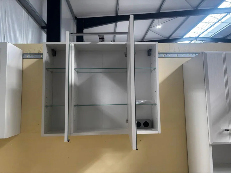 Spiegelschrank weiß 80x21x64 cm Badmöbel mit LED - Bild 2