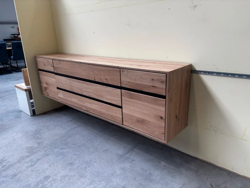TV-Lowboard Asteiche teilmassiv 210x37x58cm