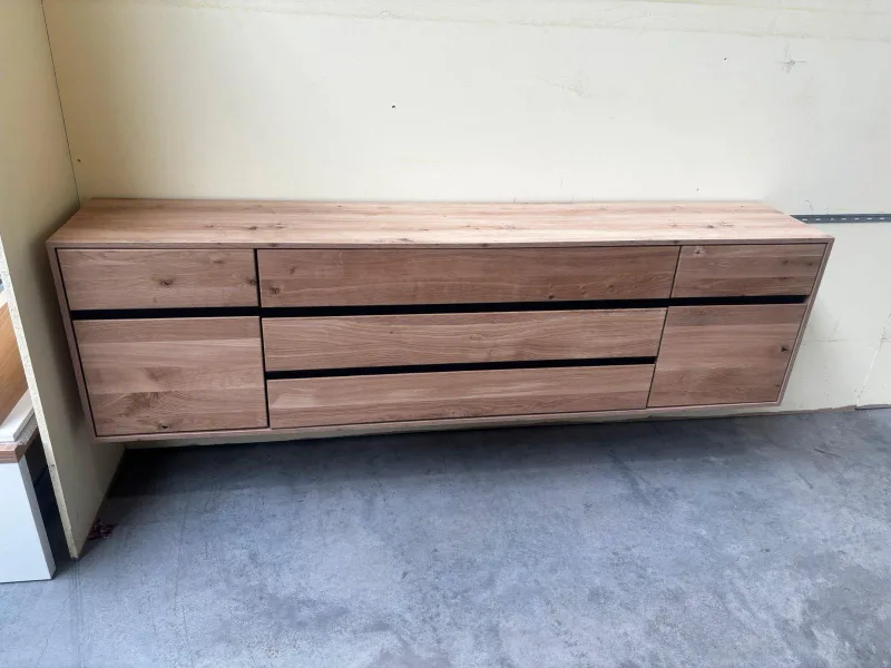 TV-Lowboard Asteiche teilmassiv 210x37x58cm - Bild 4