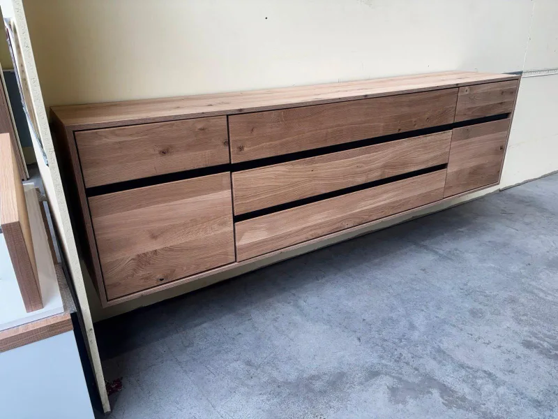 TV-Lowboard Asteiche teilmassiv 210x37x58cm - Bild 5