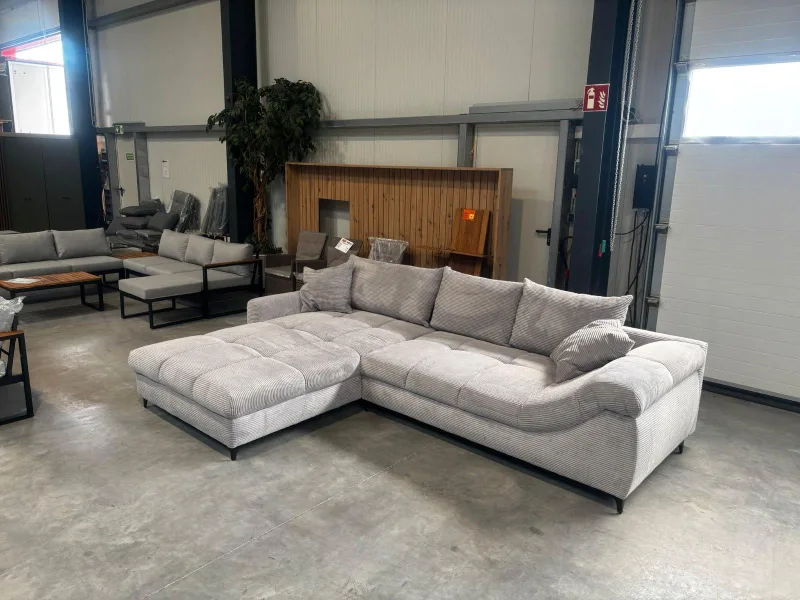 Ecksofa Cord Beige l. Kissen ca. 267×220 cm