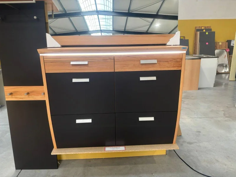 Dieter Knoll Hänge-Schuhschrank Kernbuche 123x96 cm